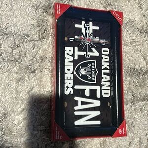 BRAND NEW SEALED OAKLAND RAIDERS TEAM LOGO # 1 FAN LICENSE PLATE CLOCK USA
